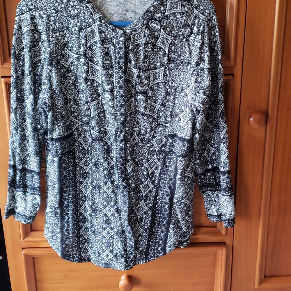 Ladies Lucky brand top